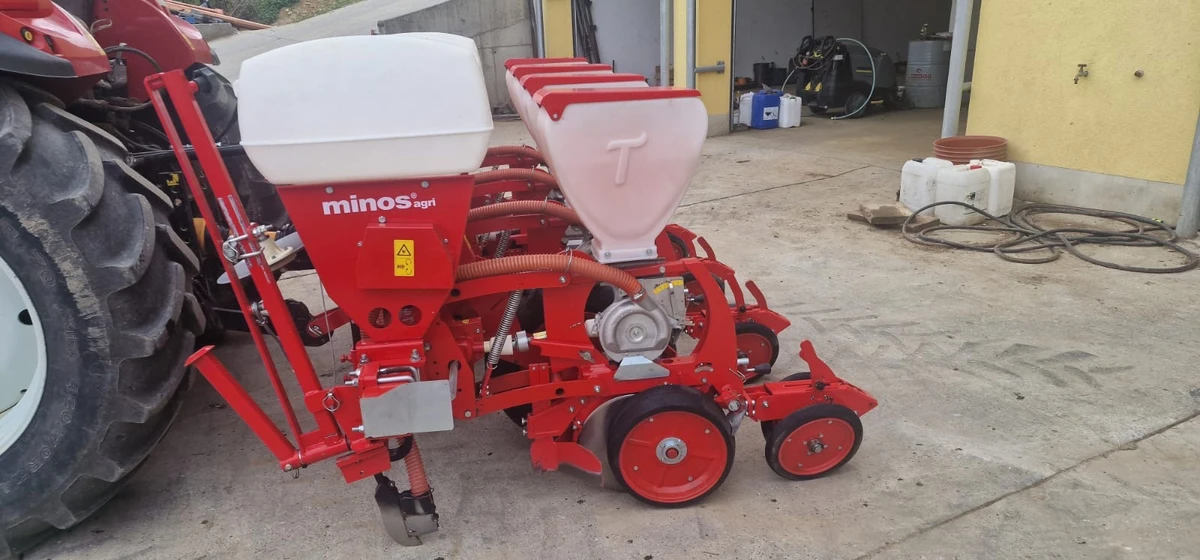 Siewnik punktowy do kukurydzy Minos Agri TPNM 4-GS 4-rzędowy