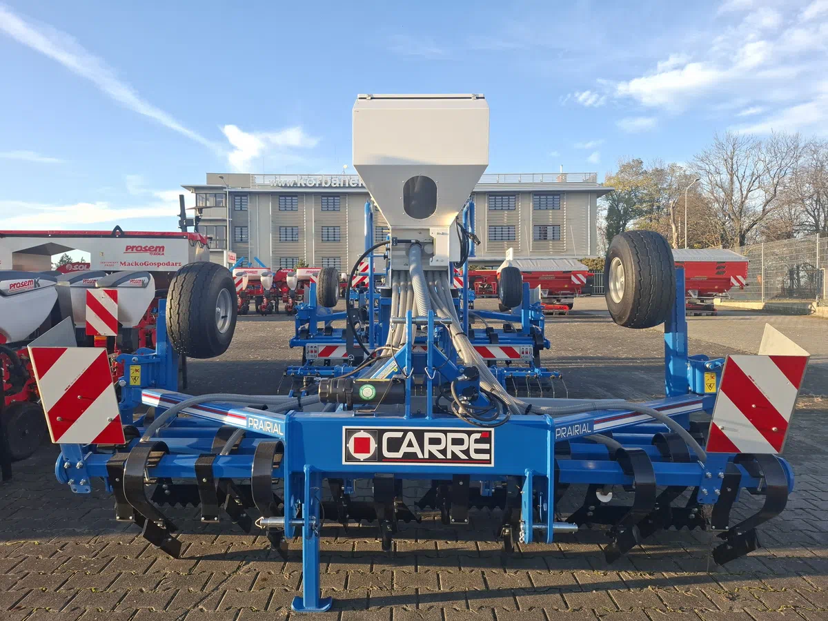 Regenerator łąki i pastwisk Carre PRAIRIAL 3m z siewnikiem do trawy
