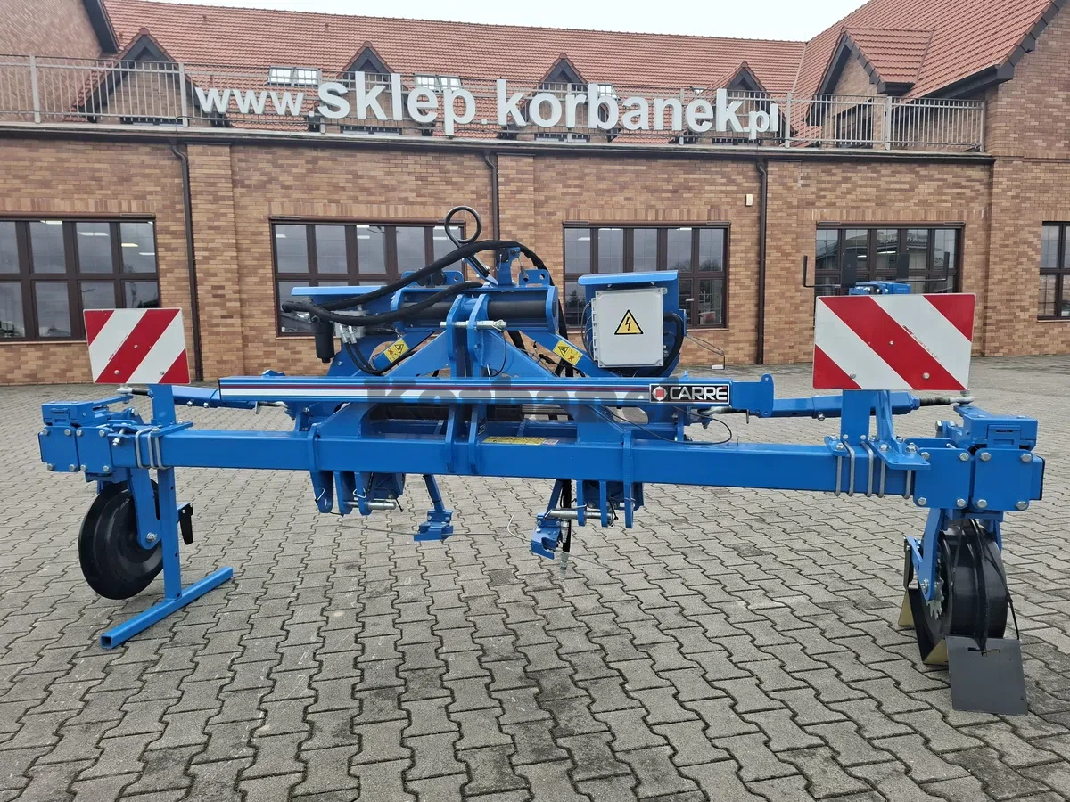 Adapter z prowadzeniem i kamerą 3D do pielnika rzędowego, model CARRE PRECICAM