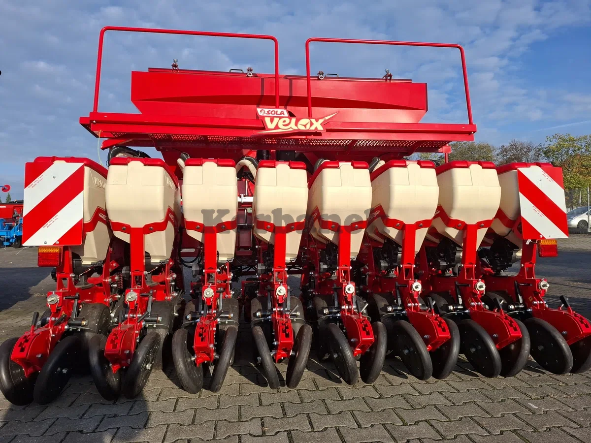 Siewnik punktowy SOLA VELOX 8 rz. podsiewacz 1400 l, elektryczny, ISOBUS