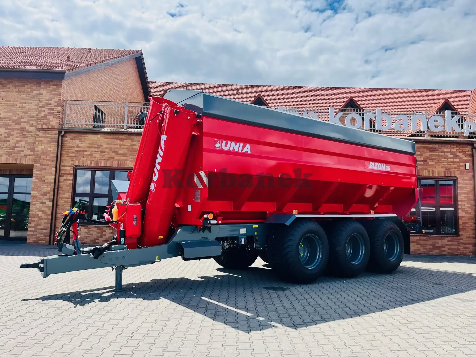 Przyczepa przeładowcza Unia Group BIZON 36