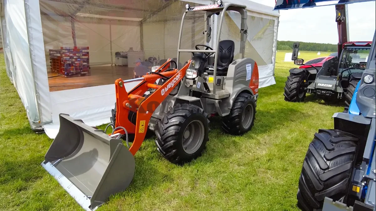 Ładowarka kołowa Atlas Weycor AR320 wersja canopy