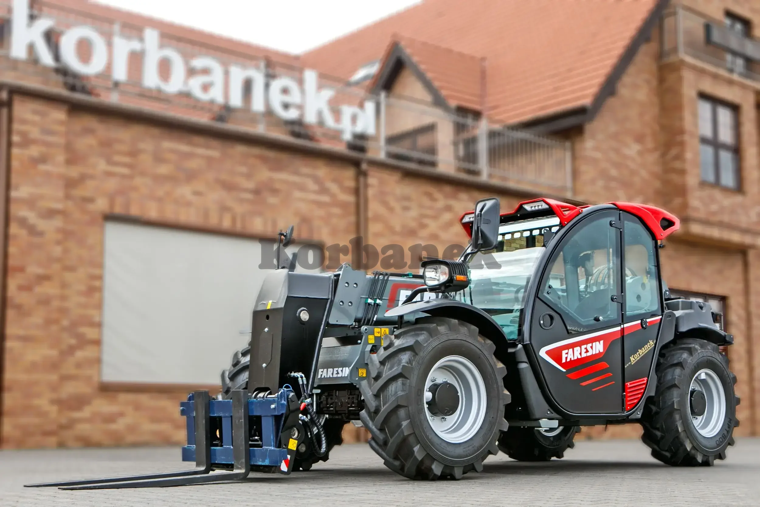Ładowarka teleskopowa Faresin COMPACT 7.32C Excellence 85