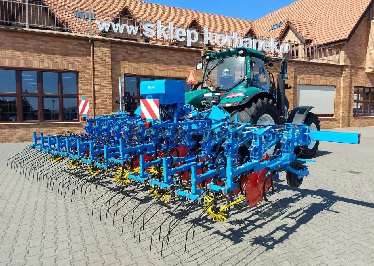 Pielnik z kamerą, do buraków, rzepaku i kukurydzy