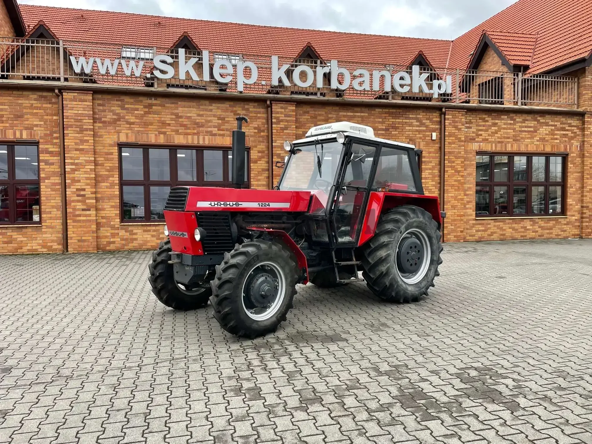 ciągnik rolniczy URSUS 1224