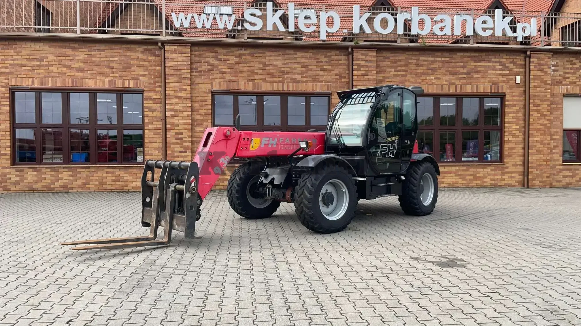 Ładowarka teleskopowa FARESIN COMPACT 9.30
