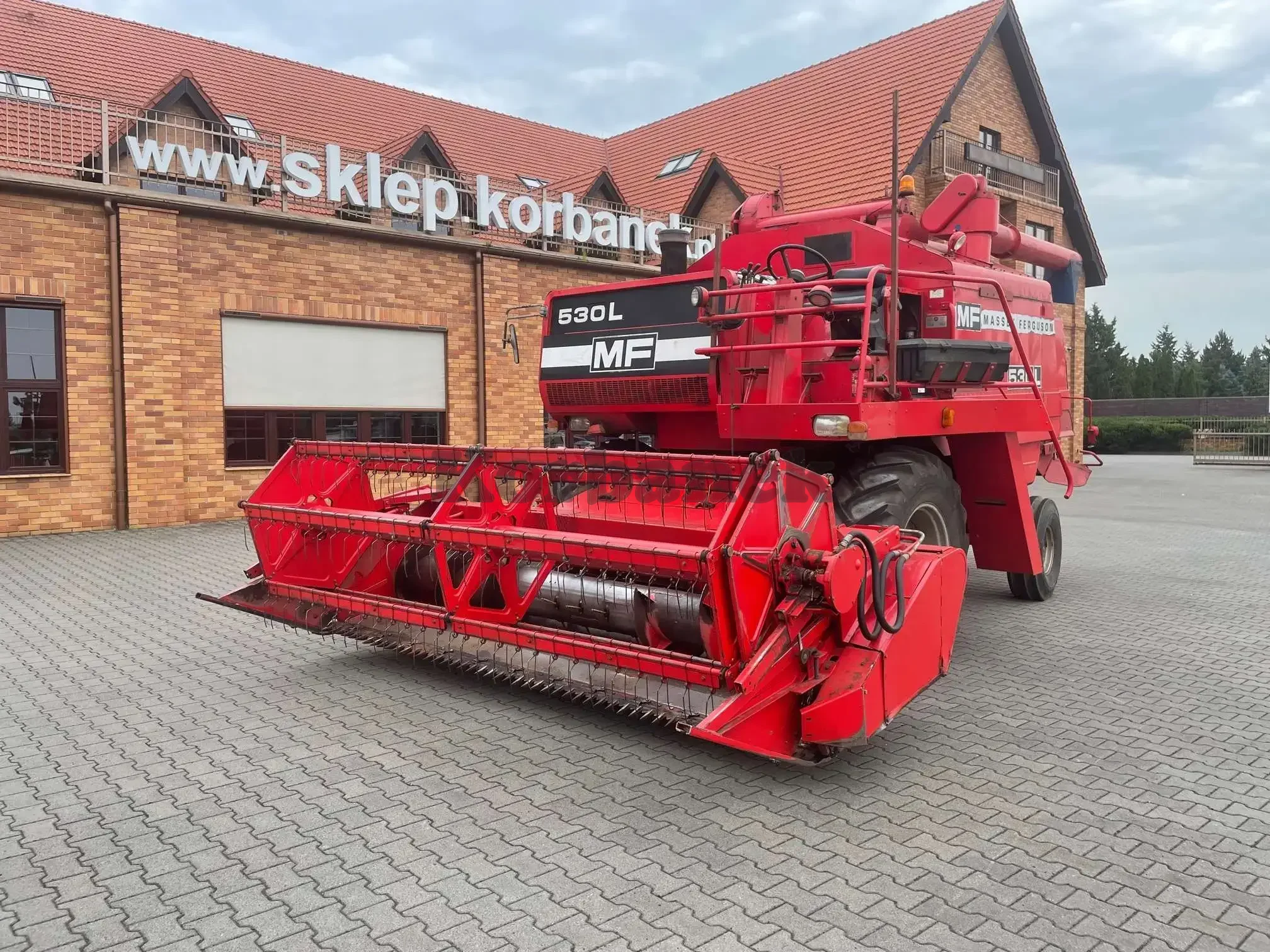 Kombajn zbożowy Massey Ferguson 530L