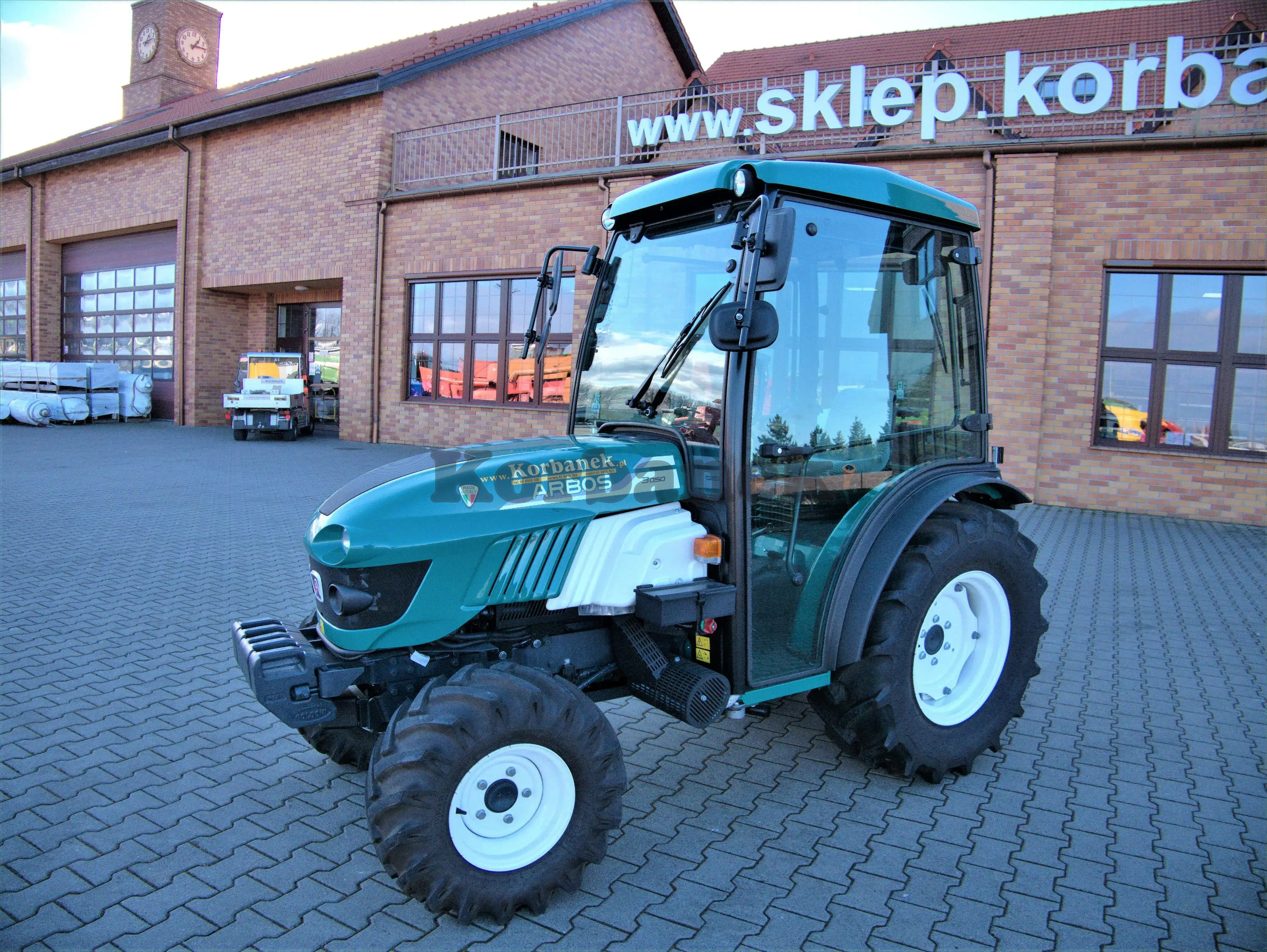 Ciągnik Arbos 3050 Standard