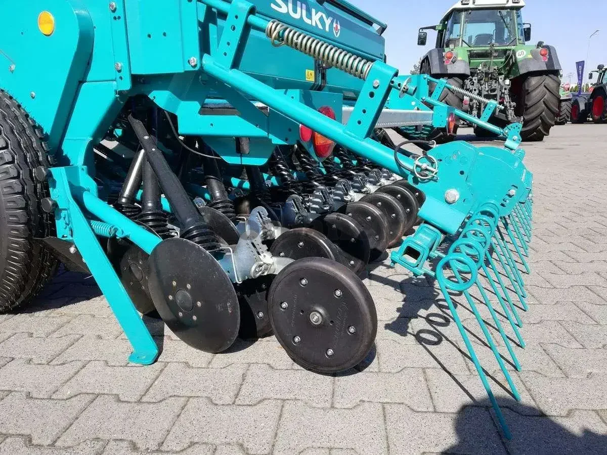 Siewnik zbożowy talerzowy z rolkami Sulky Tramline