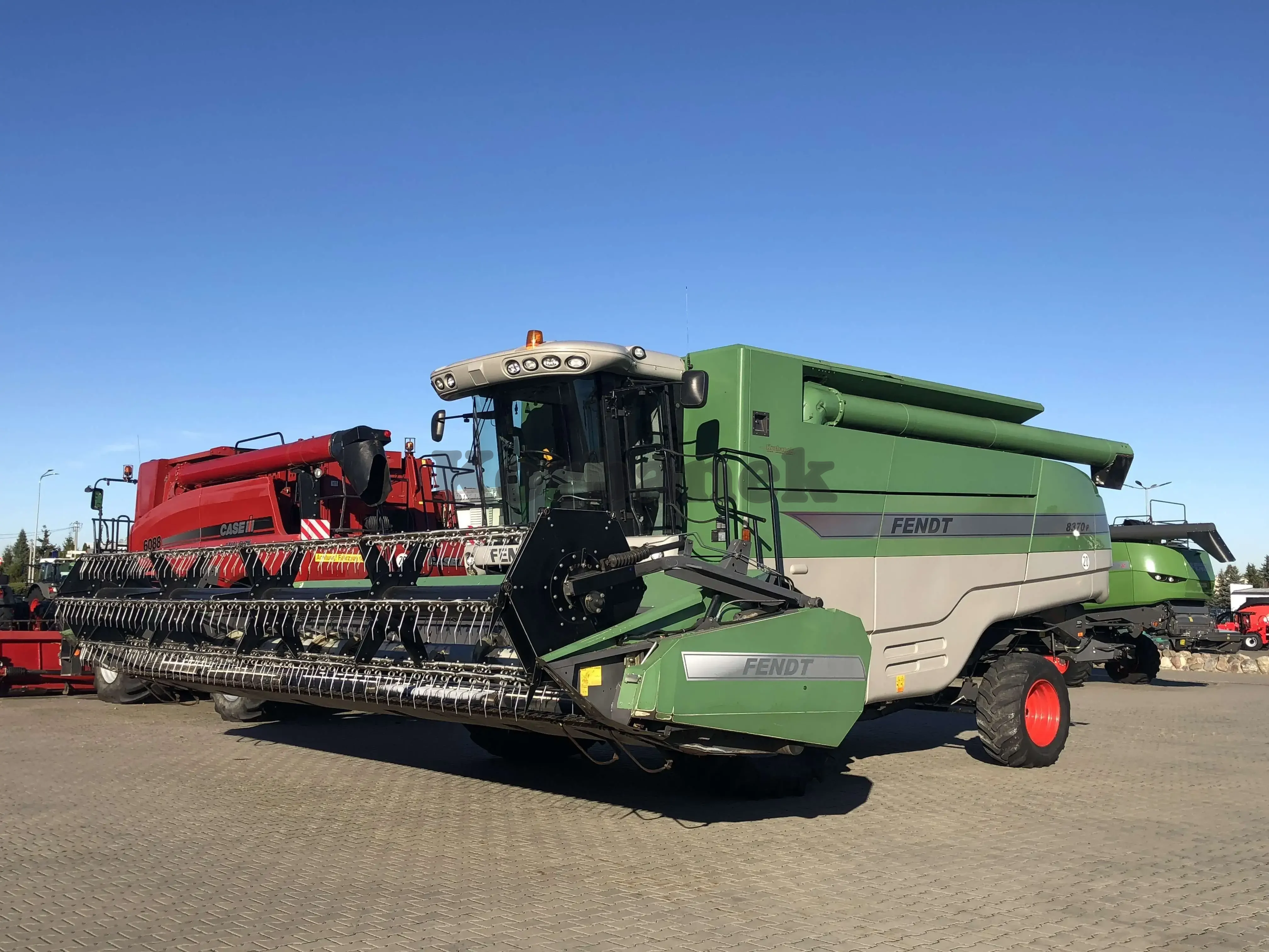 Kombajn zbożowy 8-klawiszowy FENDT 8370 P