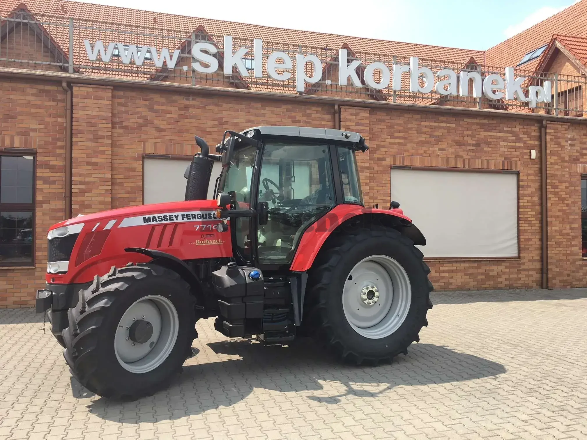 Na sprzedaż Ciągnik Massey Ferguson 7714