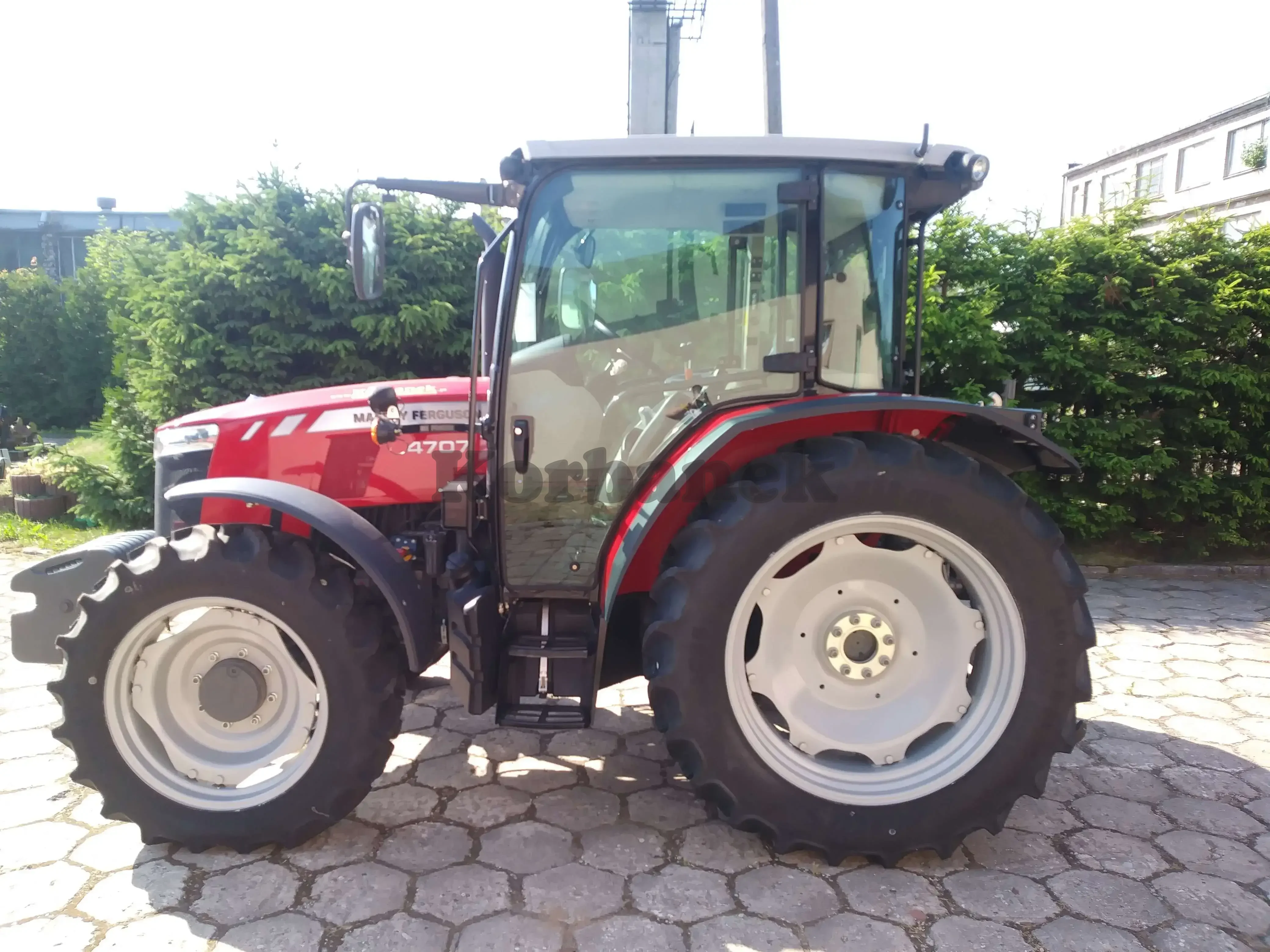 OKAZJA! Na sprzedaż Ciągnik MF 4707