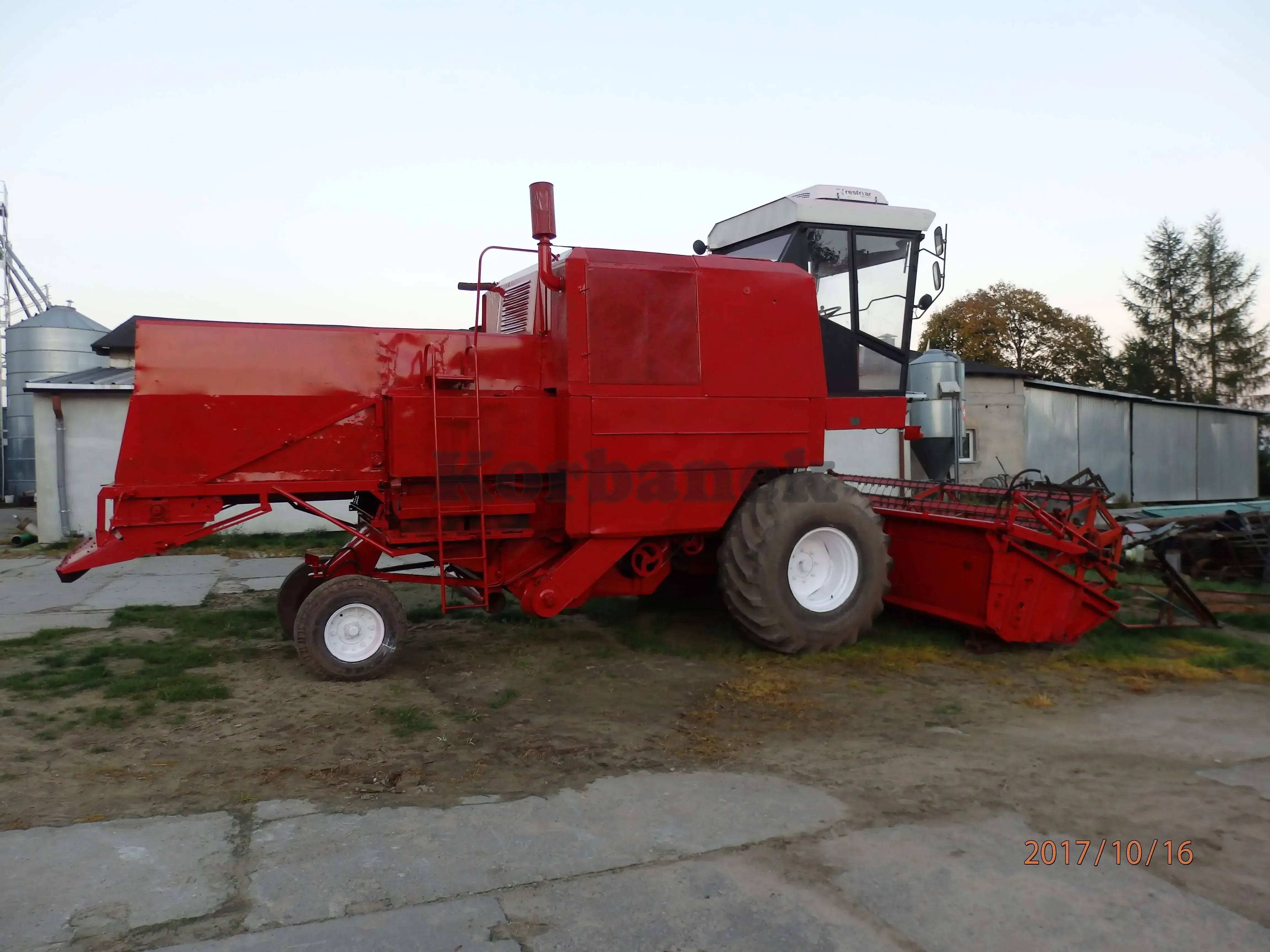 kombajn zbożowy bizon Z056 super stan idealny !