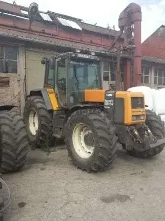 Ciągnik Renault rok produkcji 1994