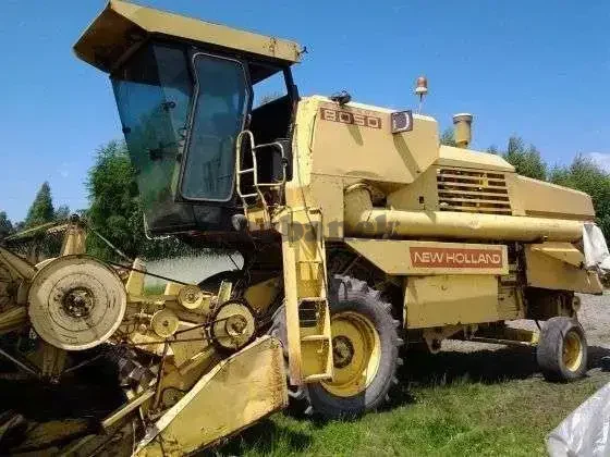 Kombajn zbożowy New Holland 1983 r