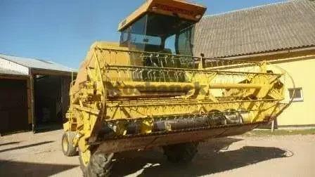 KOMBAJN NEW HOLLAND 8055 rok produkcji 1990