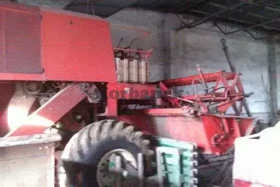 Kombajn zbożowy Bizon Z 056 1982 r