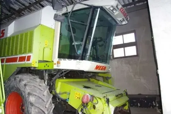 Kombajn zbożowy Claas Mega 208