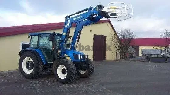 Ciągnik New Holland T 5060 2014 z ładowaczem