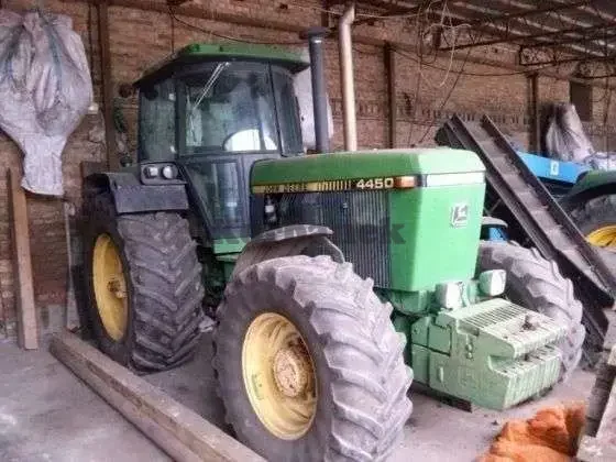 Ciągnik rolniczy John Deere 4450 1986 rok