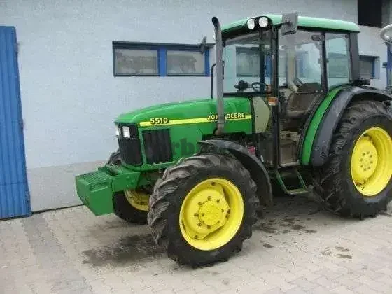 Ciągnik rolniczy John Deere 5510 rok 2002