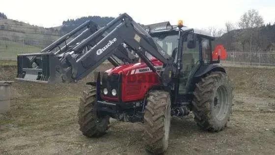 Ciągnik rolniczy Massey Ferguson 4455 2006 r