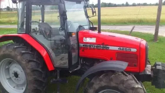 Ciągnik rolniczy Massey Ferguson 4255 2003 r