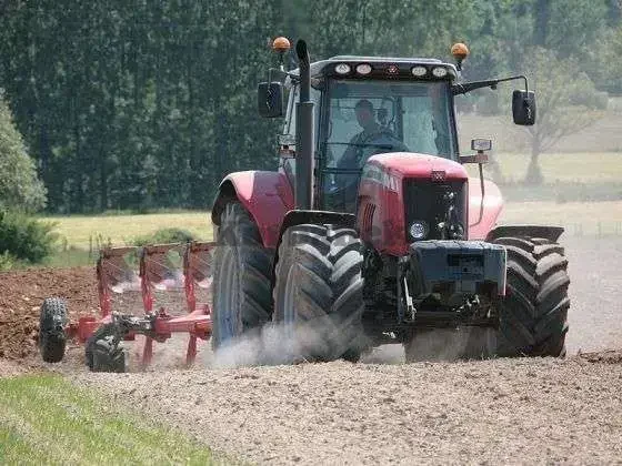 Ciągnik rolniczy Massey Ferguson 6475 142 KM 2011 r - POKAZOWY - OKAZJA !!!