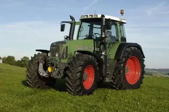 Ciągnik Fendt Vario 718 180 KM 2011 r - POKAZOWY - OKAZJA !!!