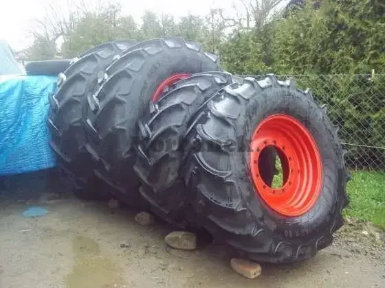 Felgi z oponami Continental do ciągnika Fendt 930