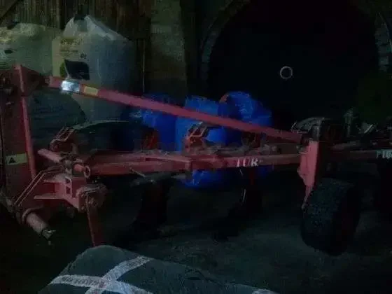 Pług Unia TUR Vario 4 R 2002 r
