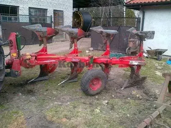 Pług zawieszany obracalny Unia Grudziądz Ibis XL 3+1