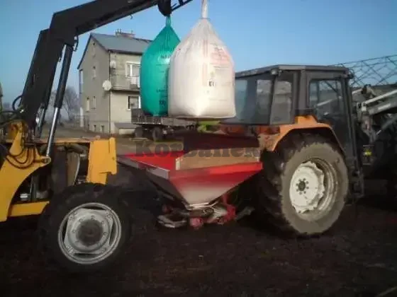 Rozsiewacz nawozu 800kg