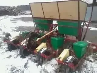 Siewnik do kukurydzy 4 rzędowy
