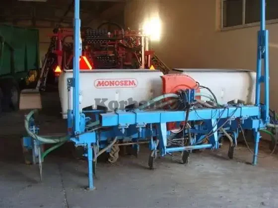 Siewnik Monosem NG PLUS 3, 6 - rzędowy, rok. prod 2002r